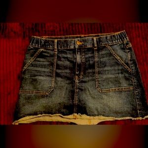 No Boundaries skirt.